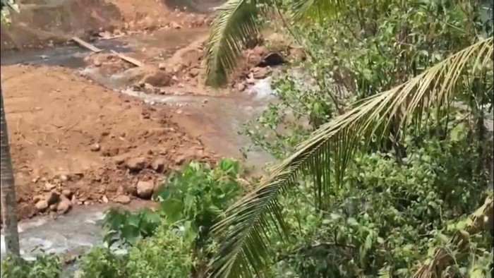 Pemprov Banten Setop Sementara Proyek Sekolah Swasta yang Ganggu Aliran Sungai di Serang